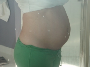 живот на 23 неделе беременности